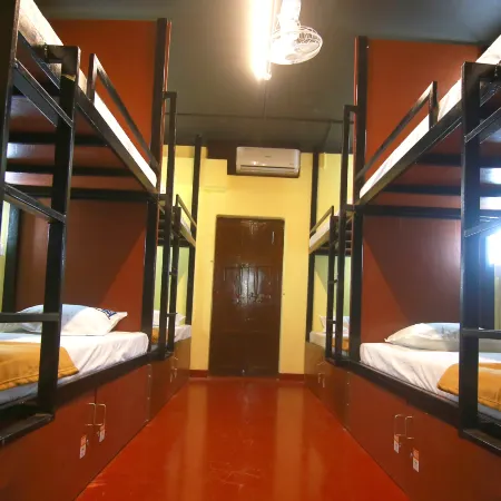 The Metro Pod Backpackers AC Hostel