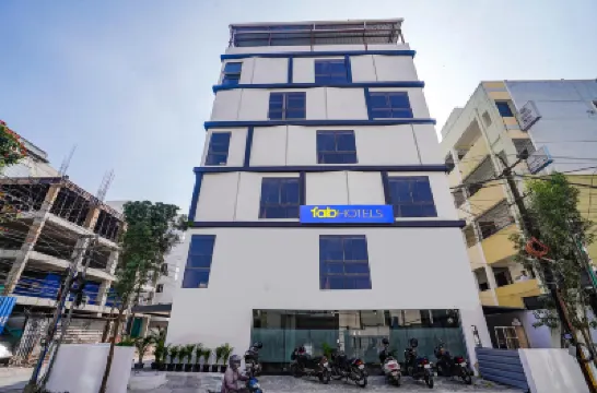 FabHotel Prime Cloud 5 Studios Hotel di 