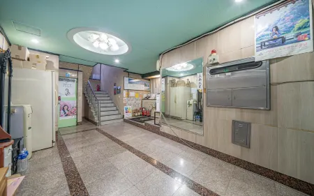 Dongrae Oncheon Hotel Отели рядом с достопримечательностью «Пусанский университет иностранных языков»