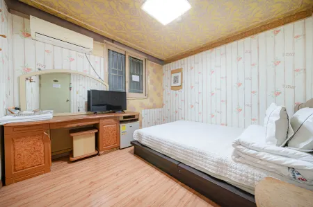 Dongrae Oncheon Hotel Отели рядом с достопримечательностью «Пусанский университет иностранных языков»