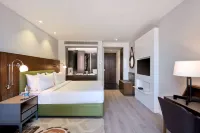 Country Inn & Suites by Radisson Chandigarh Zirakpur - ที่มีที่จอดรถ