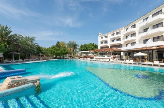 Paphos Gardens Apartment