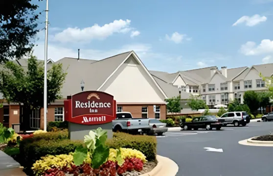 夏洛特諾曼湖Residence Inn 酒店