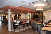 Holiday Inn Express & Suites COLD LAKE by IHG - breakfast