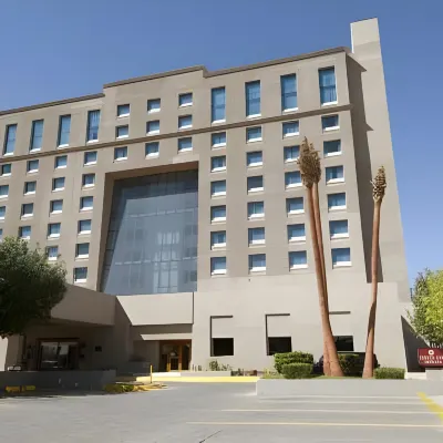 Fiesta Inn Ciudad Juarez Hoteles cerca de Coppel Ugarte