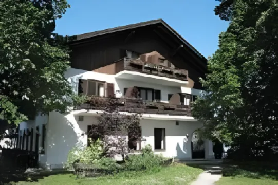 Zum Fischer am See - Hotel & Restaurant Hotels in der Nähe von Die Chiemsee-Bahn