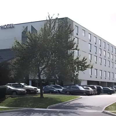 Montecassino Hotel & Suites Hôtels à proximité de : North York Centennial Centre