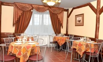 Hotel Gostiniy Dom