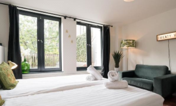TWENTY FIVE Rooms - Housity