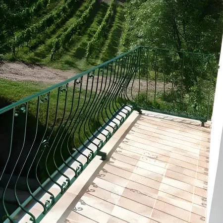 Spacious Penthouse Apartment Vindobona, Panorama View to Danube River & Vineyard Отели рядом с достопримечательностью «Гора Каленберг»