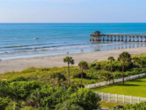 ดิสคัฟเวอรี บีช รีสอร์ต โรงแรมในโคโค่บีช