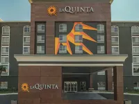 La Quinta Inn & Suites by Wyndham San Antonio Downtown Hotels near Ojeda Park