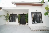 Ubu Villa California Các khách sạn ở Sendangadi
