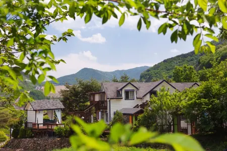 Miryang Casa Agio Pension Отели рядом с достопримечательностью «Eol-Eumgol»