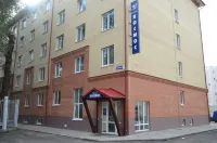 Kosmos Mini-Hotel Omega 주변 호텔