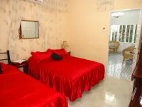 Private Apartment Hostel Gina and Francis Hotels in Holguin