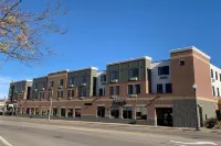 Radisson Hotel River Falls Hotels near Glen Park