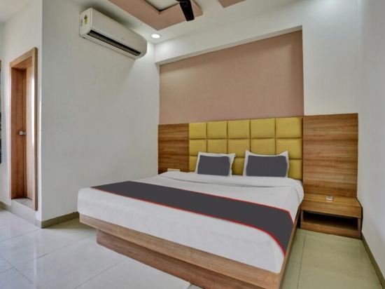 Hotel GRG 21132 Nik palace Inn Ahmedabad