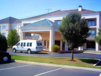 Courtyard Cincinnati Airport South/Florence Hotels near Boone County Veterans Memorial