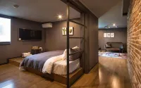 HOTEL BROWN-DOT