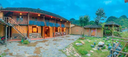 Long Cổ Trấn Homestay Отели в г. Lung Cu