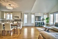 Dynamite 2-Bedroom House, Garage, Sleeps 6 - Balkoner