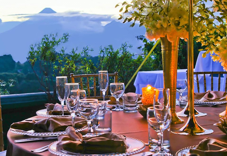 힐튼 과테말라 시티의 레스토랑에서 제공되는 조식 뷔페 이미지