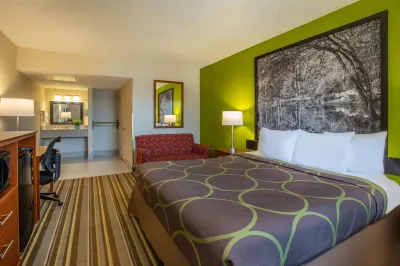 Super 8 by Wyndham Lake City