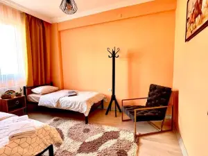 Chic& Cosy House with Kars Panorama