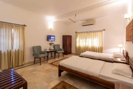 Kishen Villa Отели рядом с достопримечательностью «Ghanta Ghar Jodhpur»