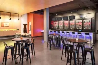 Aloft Seattle Sea-Tac Airport - bar