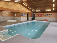 Travelodge by Wyndham Port Elgin - Pools