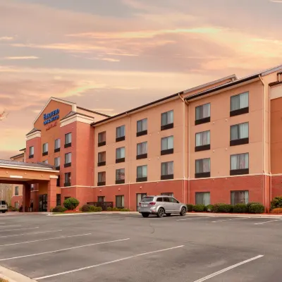 Fairfield Inn & Suites Charlotte Matthews Hotels in der Nähe von Independence Einkaufszentrum