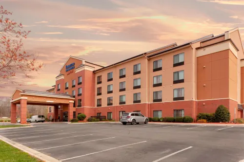 Fairfield Inn & Suites Charlotte Matthews Hotels in Charlotte