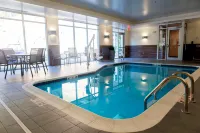 Fairfield Inn & Suites Cambridge - Pools