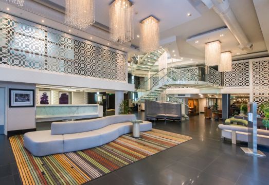 더블트리 바이 힐튼 호텔 전경