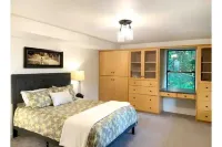 East Bay drive hidden gem Hotels near LBA Park