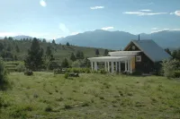 Cozy Cottage overlooking Bitterroot Valley, private setting east of Victor