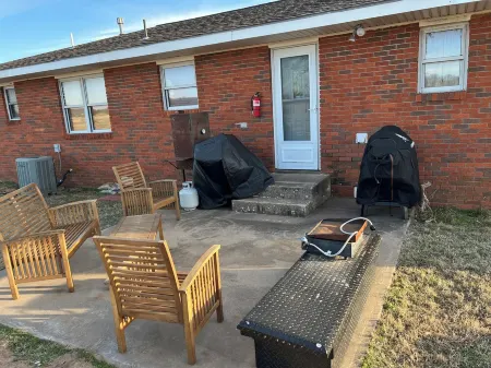 Ben Ranch House overlooking river - Full 3 Bedroom house. Minutes from Fairfax. Отели в г. Осейдж