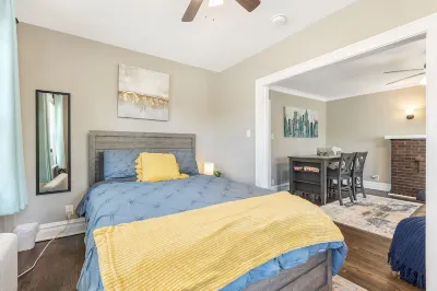 Private Parking/Comfy Bed/25mins to ORD>MDW>DT>HOSP Hotels near Concordia University Chicago