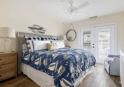 Family & Pet-Friendly Duck Key Home – Heated Pool, 90’ Dock, Ocean Access Hotels in Duck Key