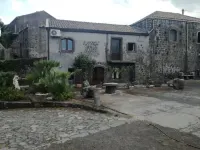 A True Sicilian guesthouse with Pool on Mt. Etna, perfect for Families & Groups.