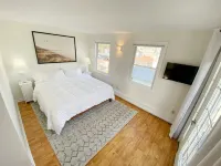 Bliss Beach House ♦ Vast Ocean Views ♦ Skydeck ♦ Private Hot Tub