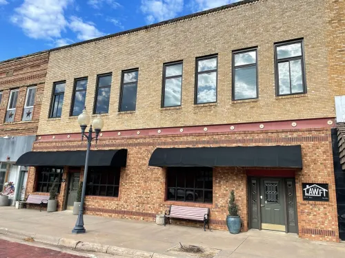 The Lawft, Suite 3, 2King Beds each with its own bath,No Cleaing Fee or Stairs فنادق في رسل