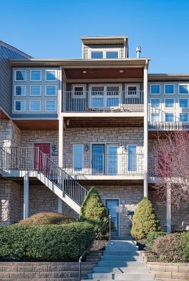 Spacious townhouse with beautiful views of Downton Cincinnati.