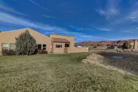 Mountain Views In the heart Of Canyon Country; Adventure base for your visit!