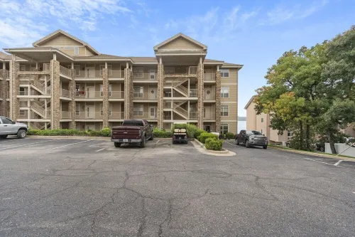 Stunning Lakefront Condo with Scenic Views and Proximity to Premier Attractions!