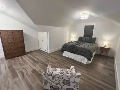 Napa Valley Modern Bungalow Hotels near Artesa Vineyards & Winery