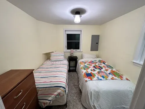 Remodeled Cottage retreat on the Lake, close to Boston but nestled in the woods Các khách sạn ở Groton