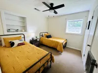 Auburn - Great view and screened in porch - Lake Martin family gatherings - Chalets